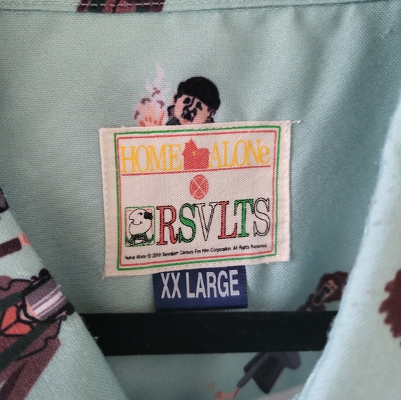 2X Men's Home Alone Button up - Picture 3 of 3
